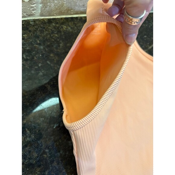 Spanx Contour Mock Neck Crop Top Size Small Peach Light Orange NEW - Picture 6 of 9